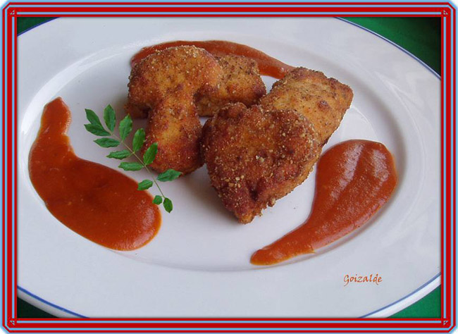 NUGETTS DE POLLO CON SALSA BARBACOA