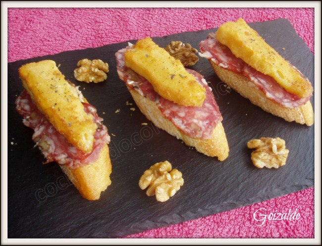 tosta-salchichon-queso